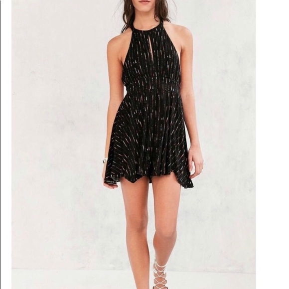 UO Ecote patterned romper with keyhole front - Picture 2 of 6